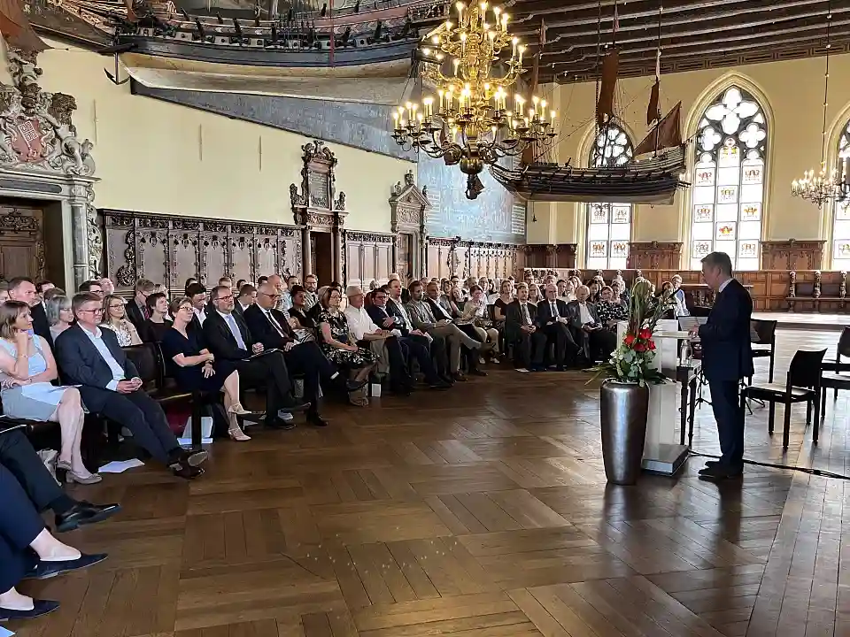 Pr&auml;sident des Oberverwaltungsgerichts Prof. Sperlich 